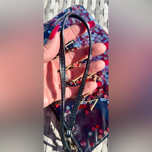 NWOT Victoria’s Secret Sequined Wristlet Clutch Cosmetic Bag - Picture 5 of 6